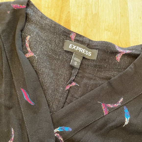 Express tie-waist kimono top (M) - Picture 3 of 3